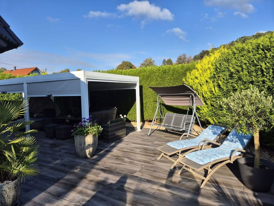 Outdoor Furniture, Furniture, Flowerpot, Shade, Chair, Patio, Outdoor Structure, Outdoor Table, Eco Hotel, Houseplant