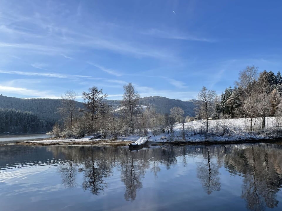 Water, Water Resources, Body Of Water, Mountainous Landforms, Nature, Mountain, Natural Landscape, Bank, Reflection, Winter