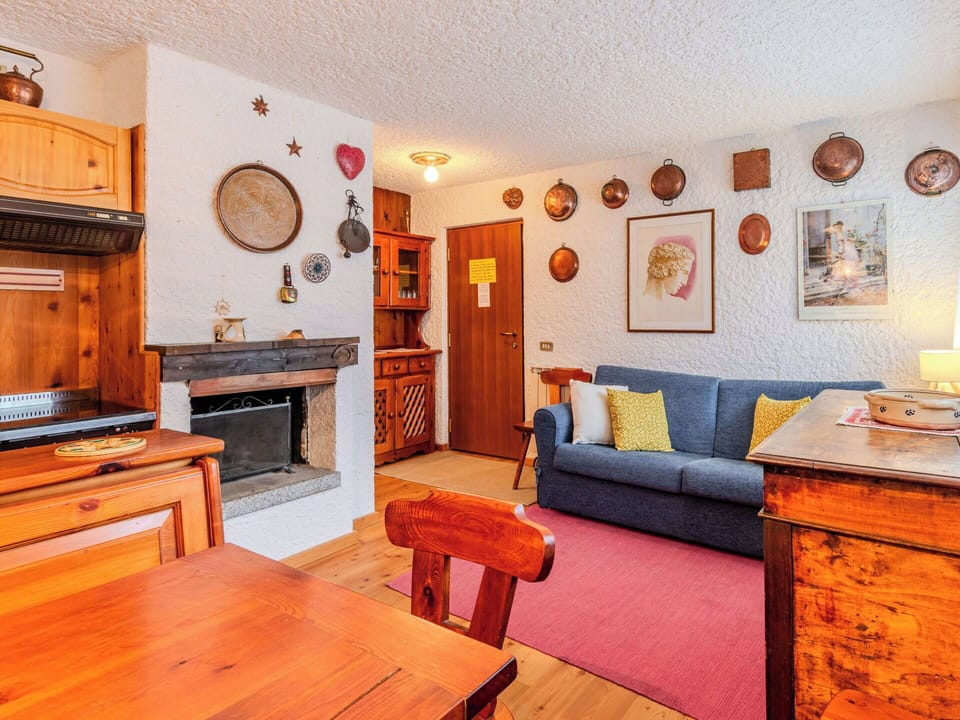 Wood, Furniture, Interior Design, Room, Home, Ceiling, Wood Stain, Living Room, Hardwood
