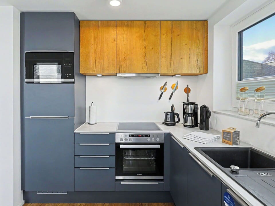 Kitchen Appliance, Kitchen, Countertop, Cabinetry, Major Appliance, Flooring, Furniture, Wood, Home Appliance, Interior Design