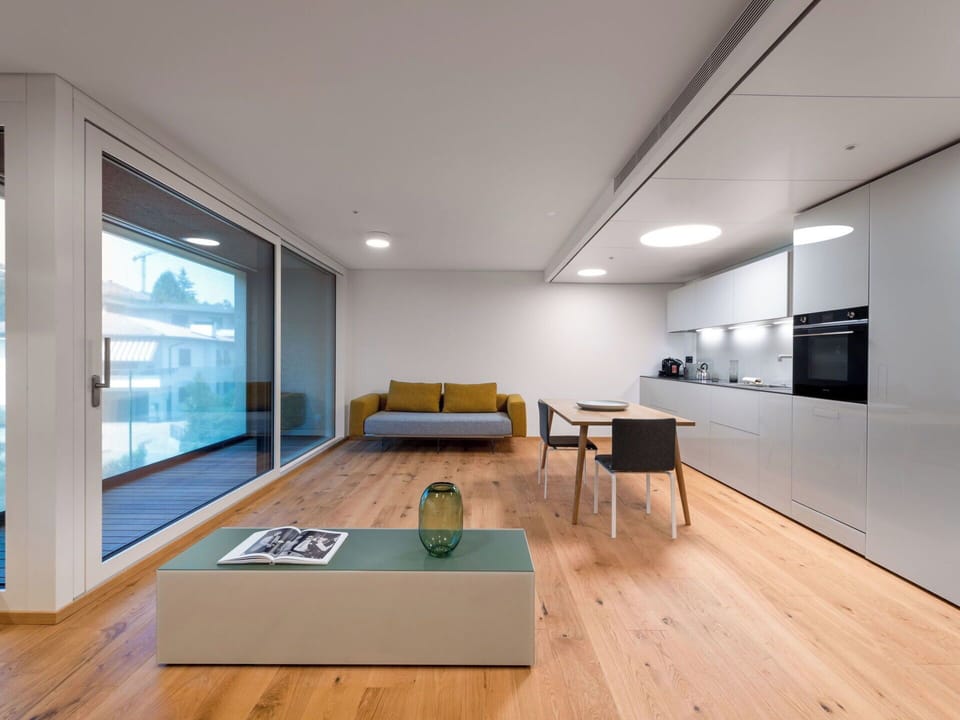 Interior Design, Wall, Flooring, Wood, Ceiling, Furniture, Floor, Room, Lighting, Apartment