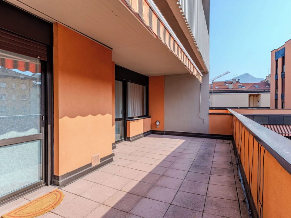 Wall, Architecture, Apartment, Composite Material, Balcony, Daylighting, Condominium
