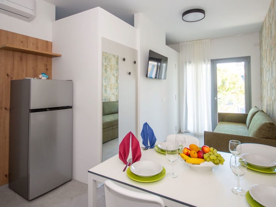 Apartment, Condominium, Hotel