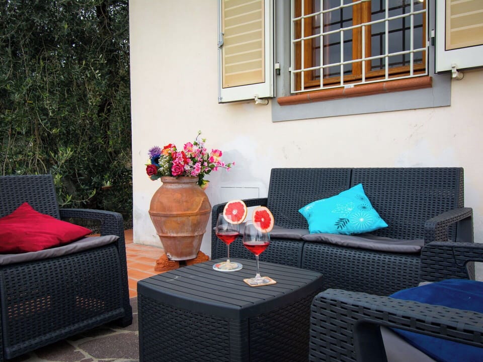 Furniture, Outdoor Furniture, Chair, Flowerpot, Cushion, Wicker, Houseplant, Outdoor Table, Coffee Table, Throw Pillow