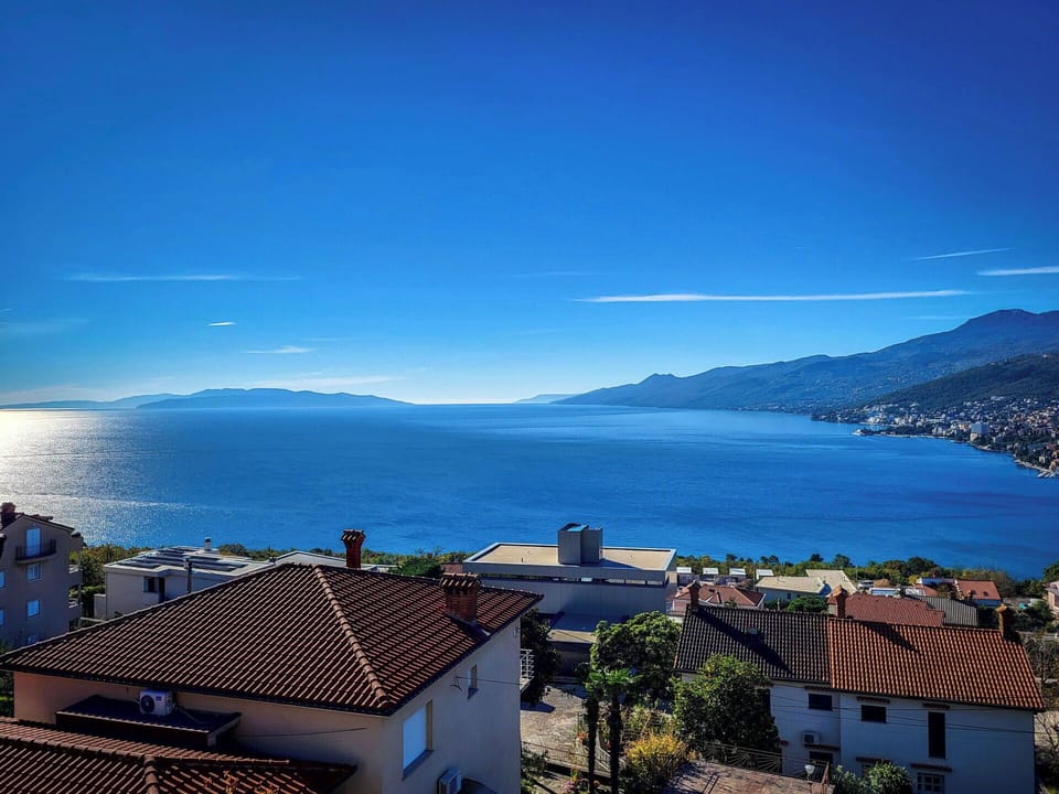 Blue, Mountainous Landforms, Horizon, Hill, Mountain, Coastal And Oceanic Landforms, Coast, Landscape, Sea, Highland