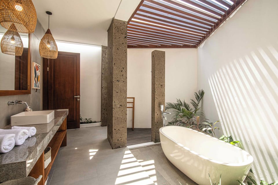 5-br Beach Villa in Canggu Overlooking Rice Fields Villa in North Kuta