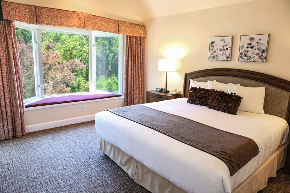 Suite, 1 King Bed, Garden View | View from room