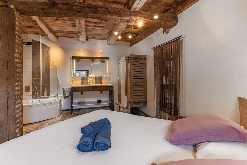 Chambre La Bergerie | Blackout drapes, free WiFi