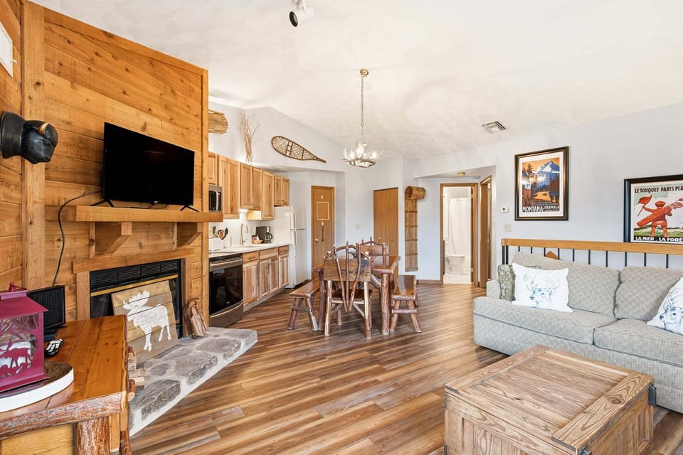 Indoors, Hardwood, Furniture, Living Room, Home Decor