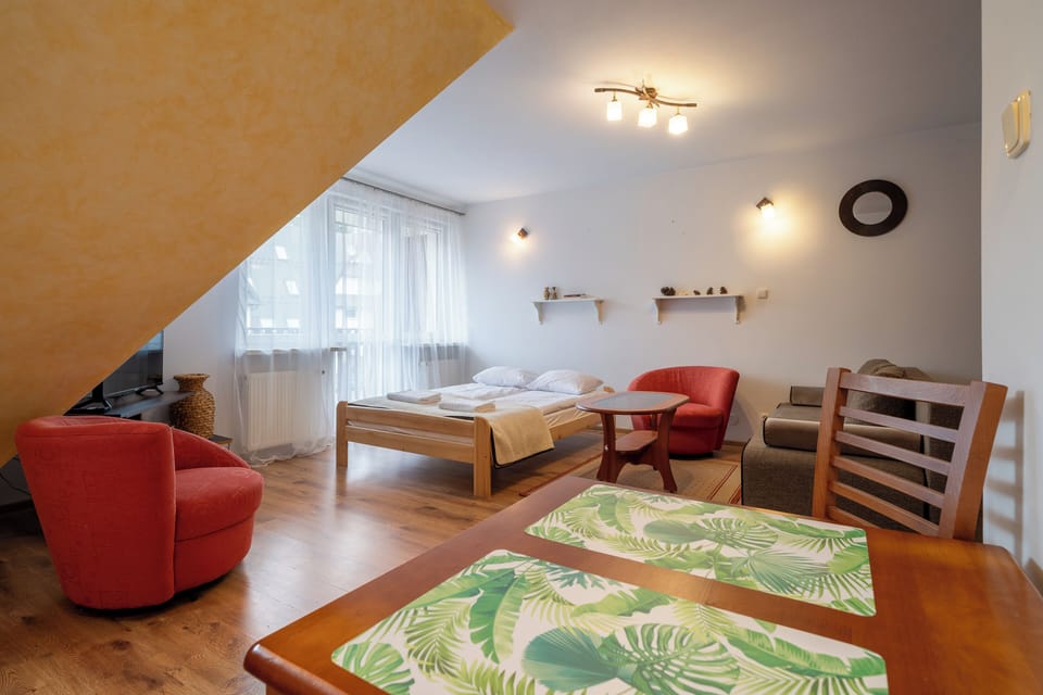 Studio Suite, Balcony | Iron/ironing board, free WiFi