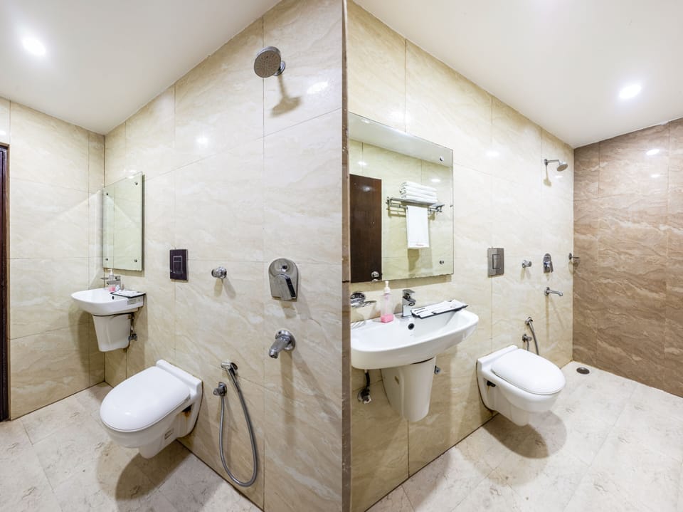 Shower, towels, soap, shampoo