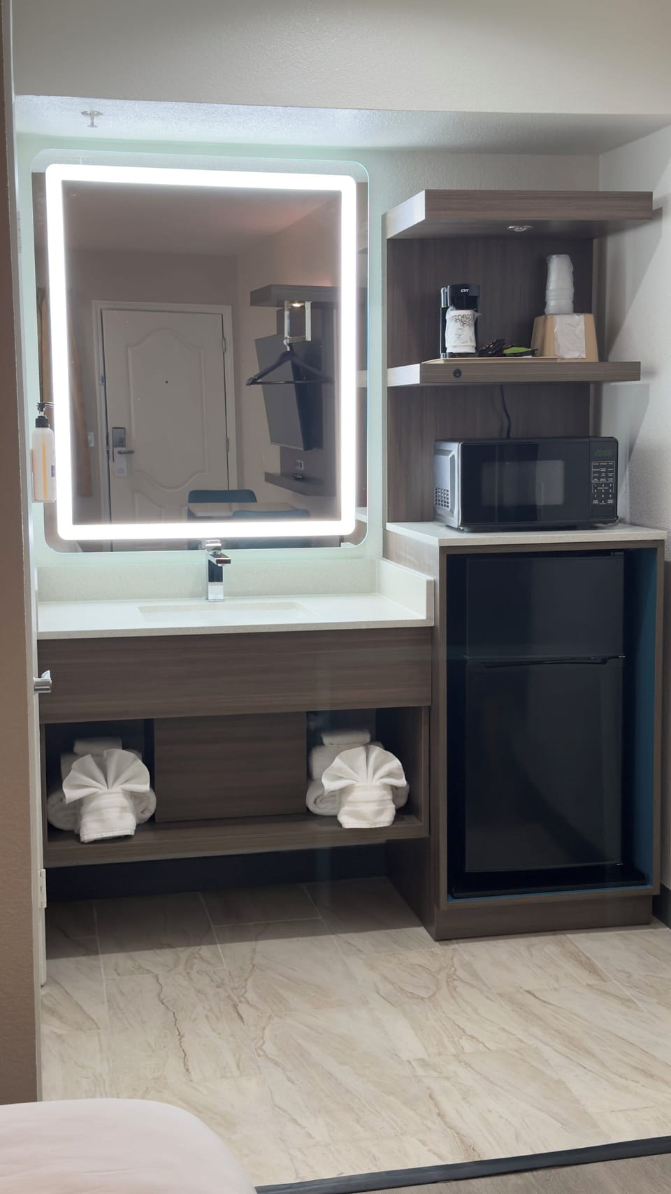 Standard Room, 2 Double Beds, Non Smoking, Mountain View | Bathroom | Combined shower/tub, hair dryer, towels, soap