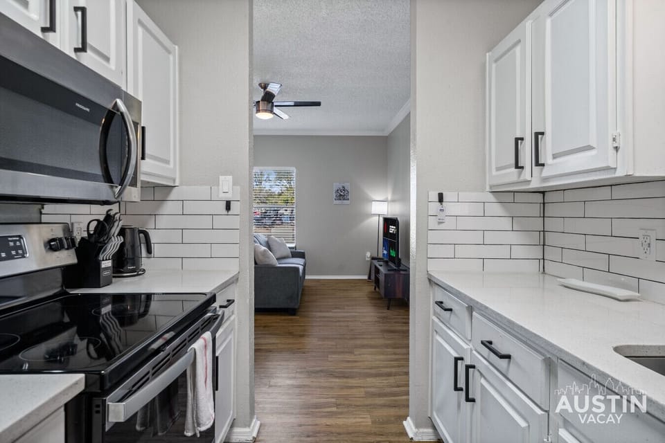 From stovetop to streaming—this space is built for multitasking pros.