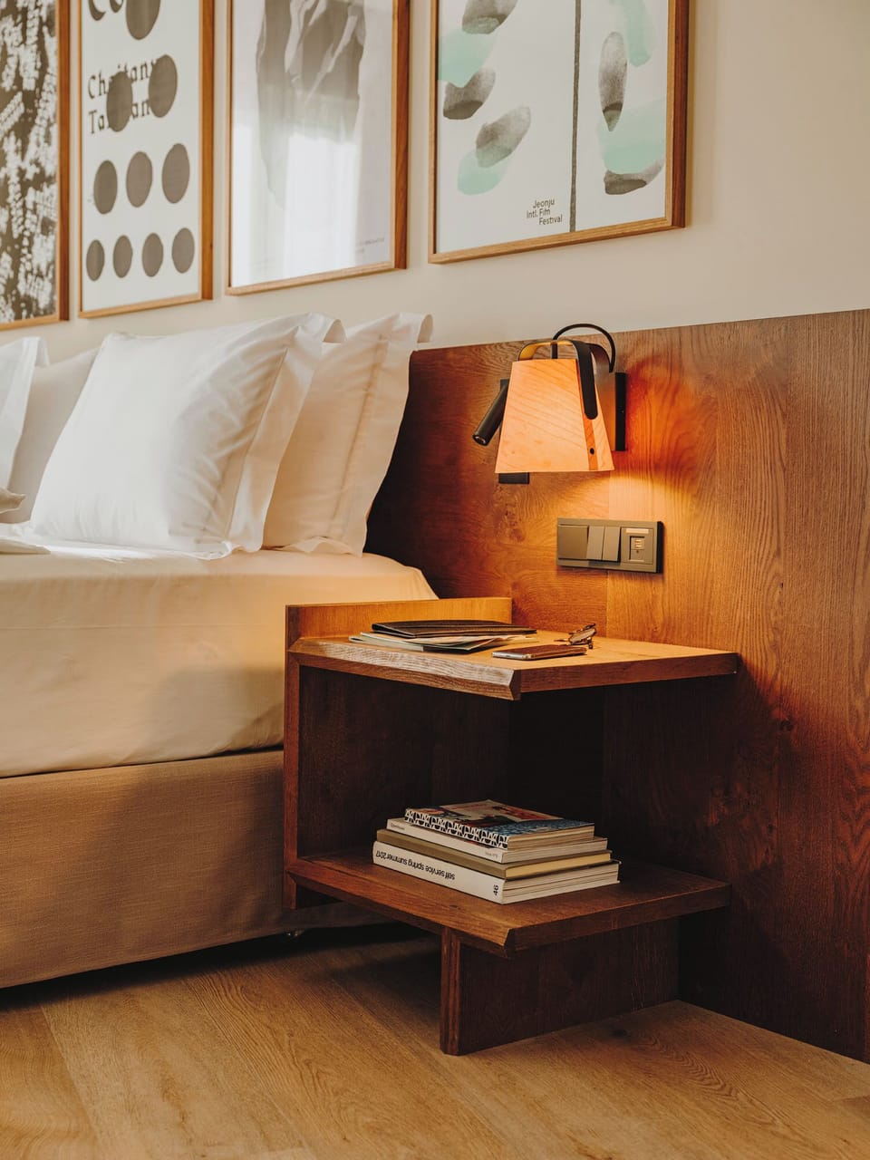 Premium bedding, down comforters, in-room safe, desk