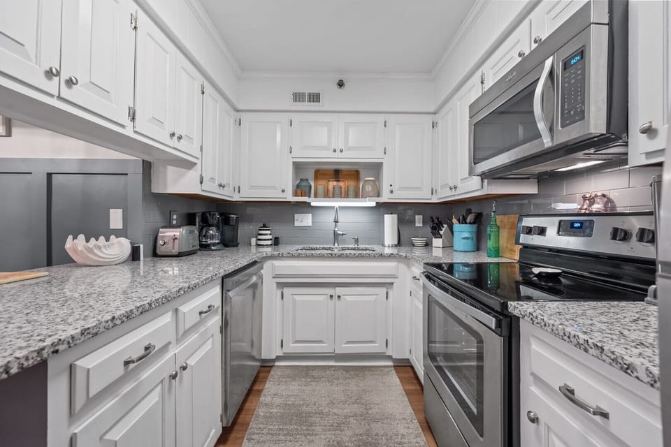 Expansiove Kitchen with Granite Countertops