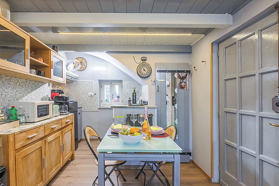 Standard Studio, Microwave (Domus Piazza Brigida) | Dining