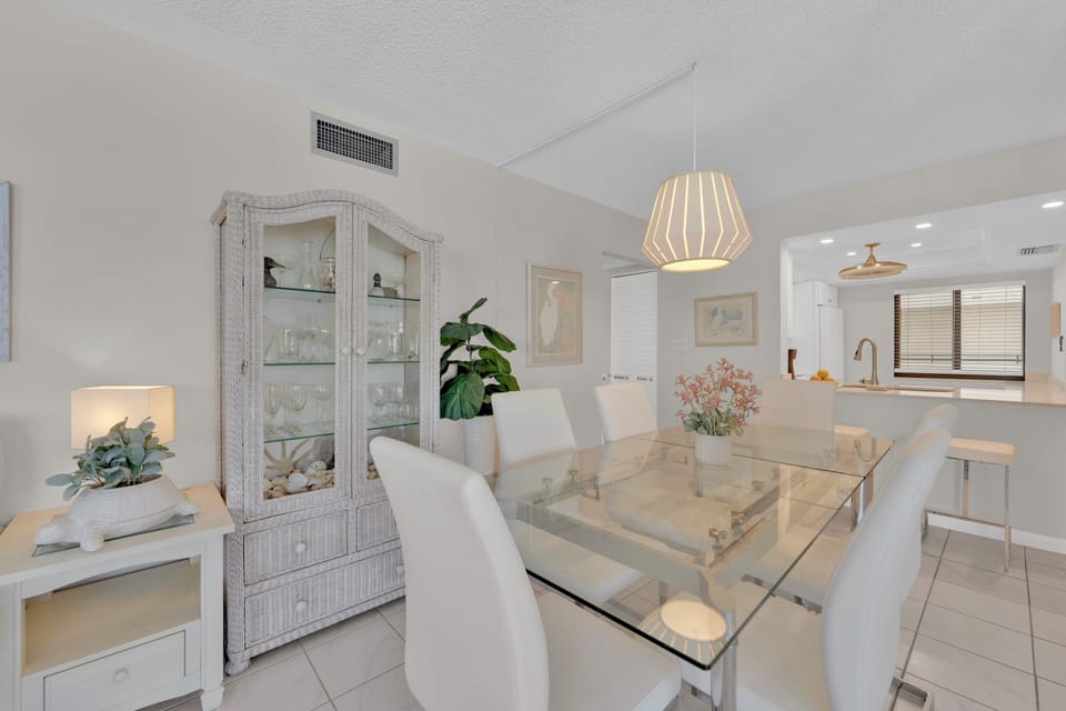Lovely dining room at Sandarac 702A on Fort Myers Beach