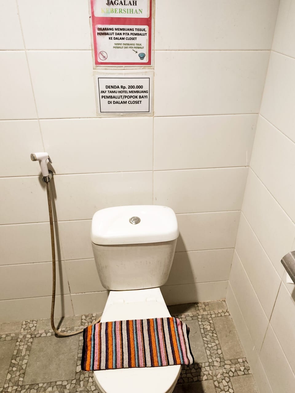 Superior Double or Twin Room | Bathroom | Shower, free toiletries, towels