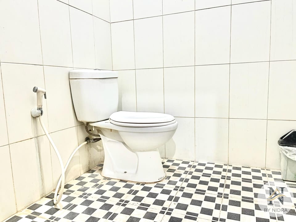 Deluxe Double Room | Bathroom | Shower, towels, toilet paper