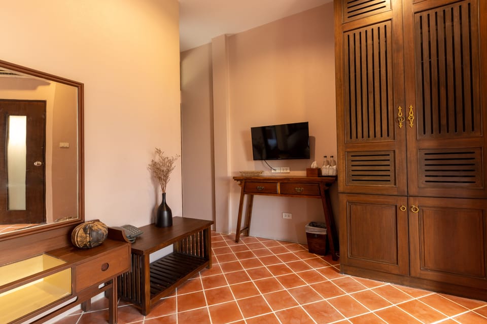 Deluxe Twin Room | Blackout drapes, free WiFi, bed sheets