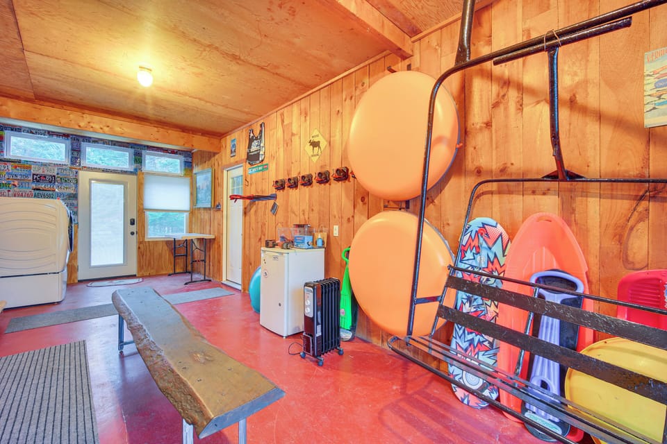 House (6 Bedrooms) | Interior