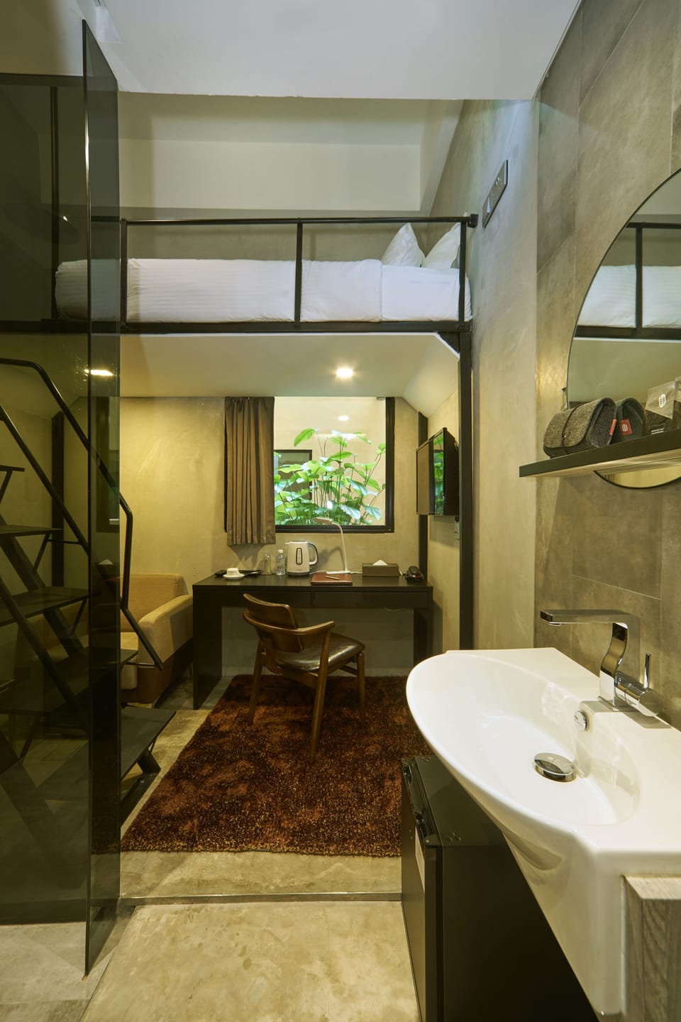 Loft - Single Bed | Minibar (free items), in-room safe, blackout drapes, WiFi (free)