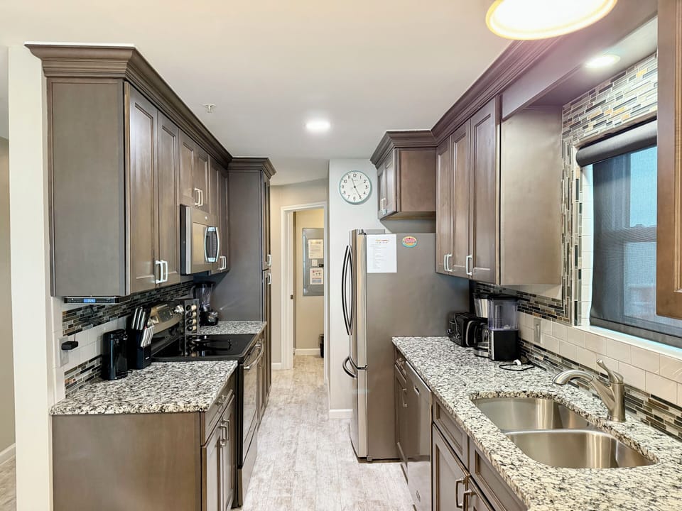 Palms #305 Kitchen