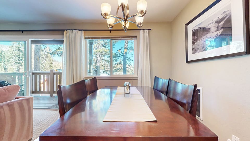 Condo, 1 Bedroom | Dining