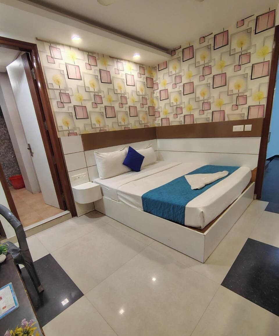 Deluxe Double Room | Premium bedding, bed sheets, wheelchair access