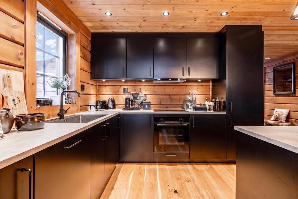 Standard House, 4 Bedrooms, 2 Bathrooms (Idre Luxury Chalet Winter Haven /w) | Private kitchen