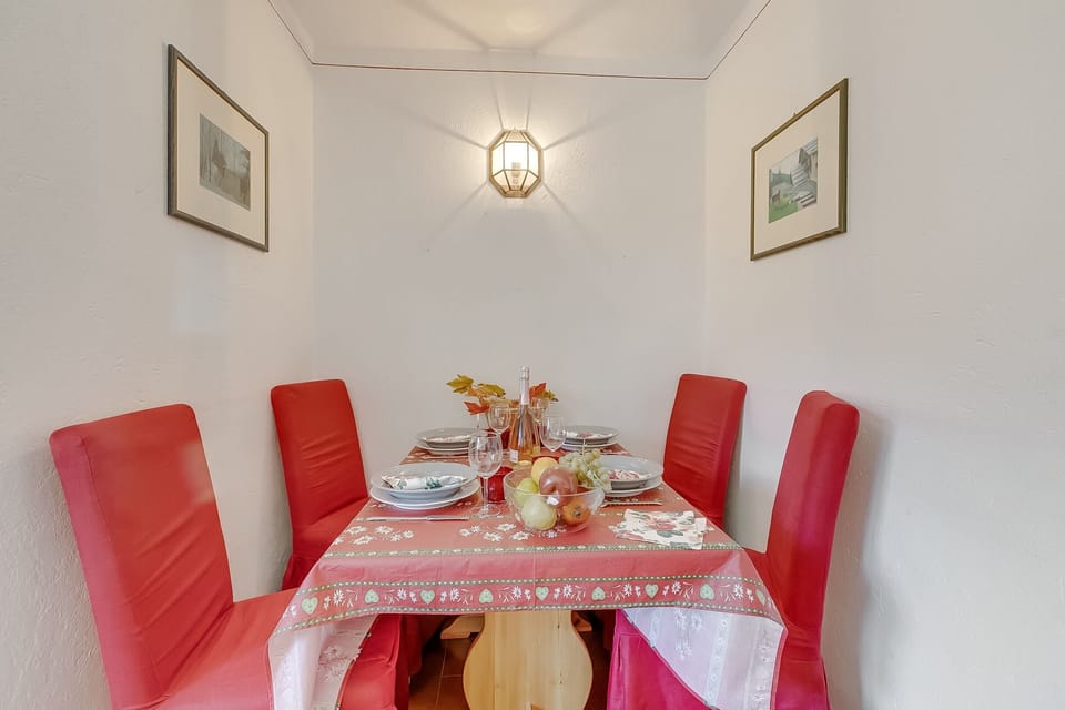 Standard Apartment, 1 Bedroom, Microwave (Argentera Apartment) | Dining room