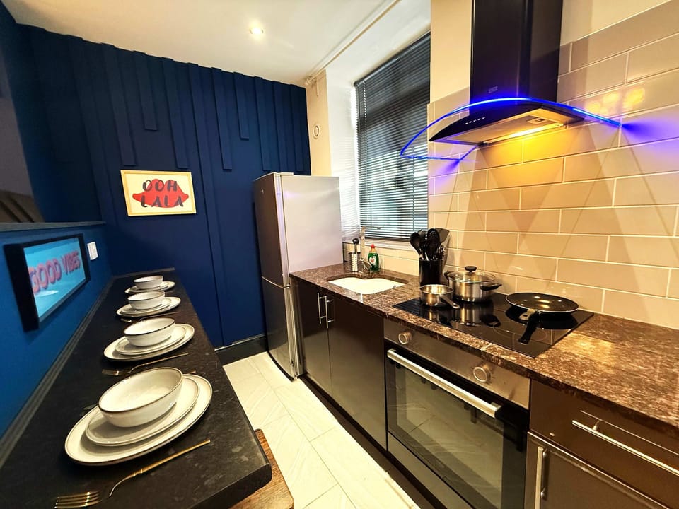 Fully equipped kitchen with everything you need to fix up a quick snack or prepare a full meal