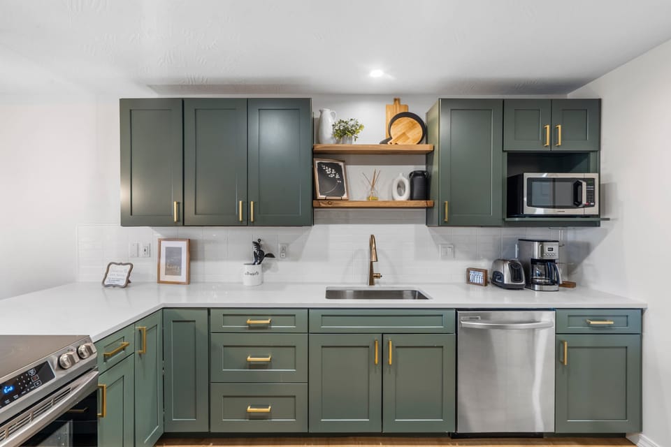 The elegant kitchen is well equipped for an unforgettable getaway​