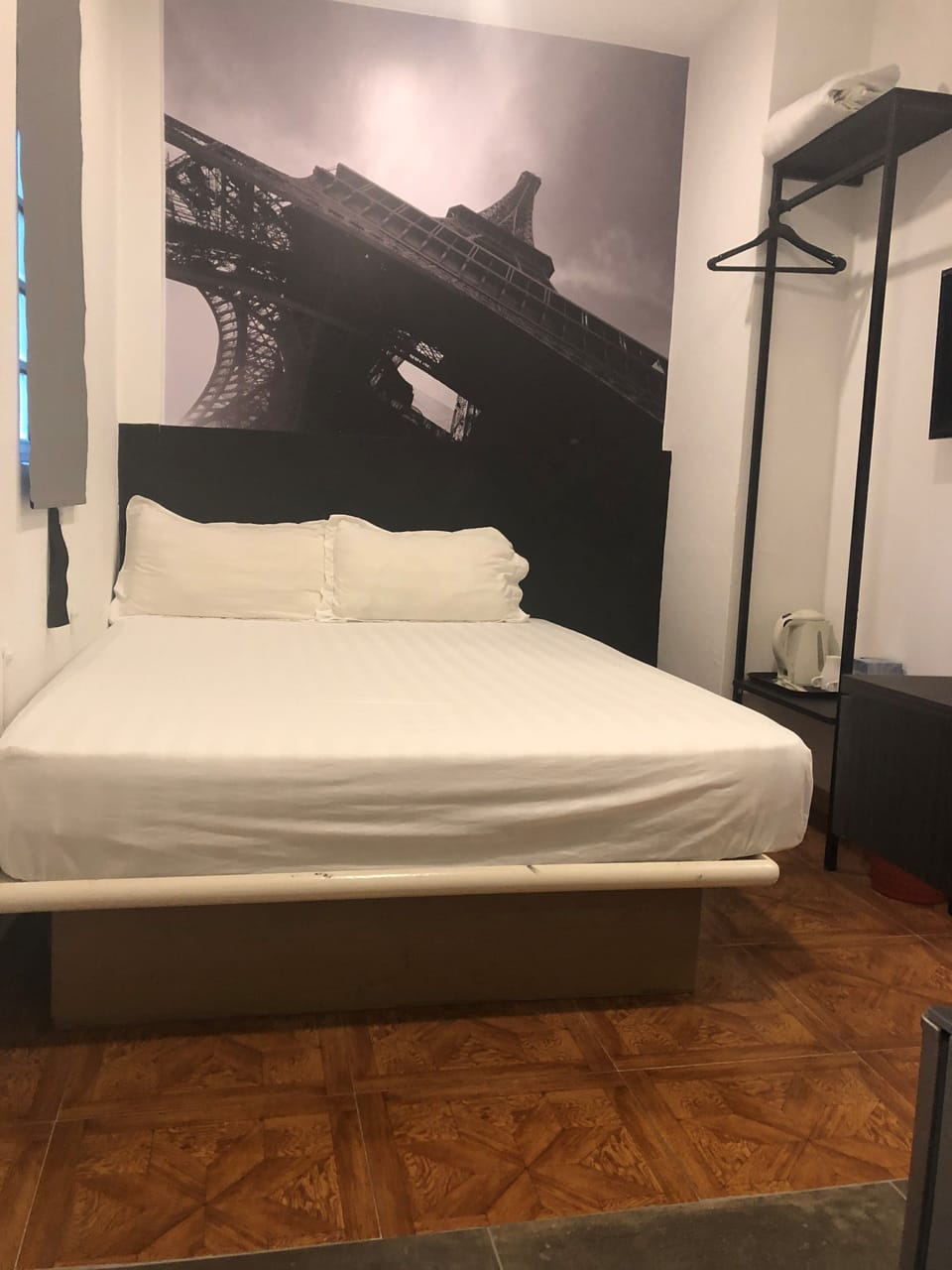 Deluxe Double Room | Iron/ironing board (on request), WiFi (free), bed sheets