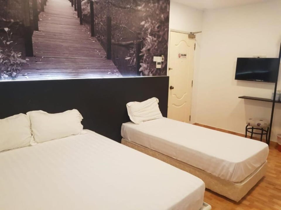Triple Room | Iron/ironing board (on request), WiFi (free), bed sheets