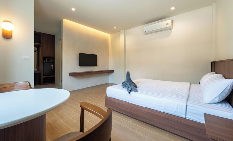 Standard King Room Terrace. | In-room safe, desk, laptop workspace, blackout drapes