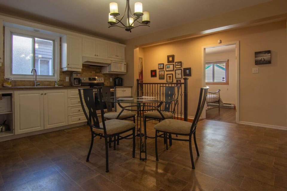 Comfortable dining space, ideal for group meals.