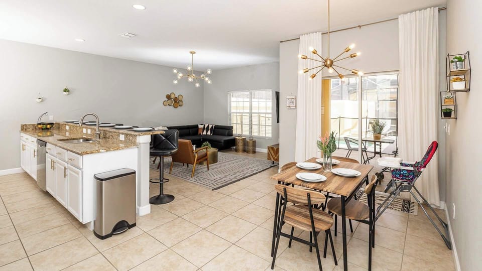 Townhome, Multiple Beds, Pool Access, Pool View (Sunset Chic at Paradise Palms) | Interior