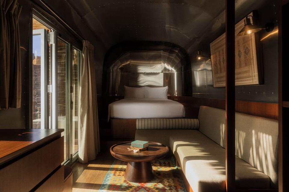 Peak Caravans | Premium bedding, cribs (free), WiFi (free), bed sheets
