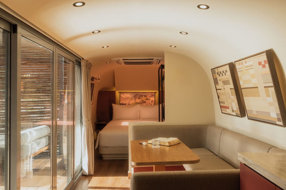 Ridge Caravans | Premium bedding, cribs (free), WiFi (free), bed sheets