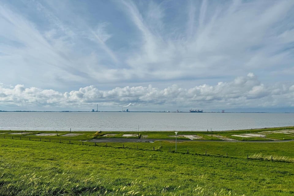 Surroundings [summer] (1-5 km)