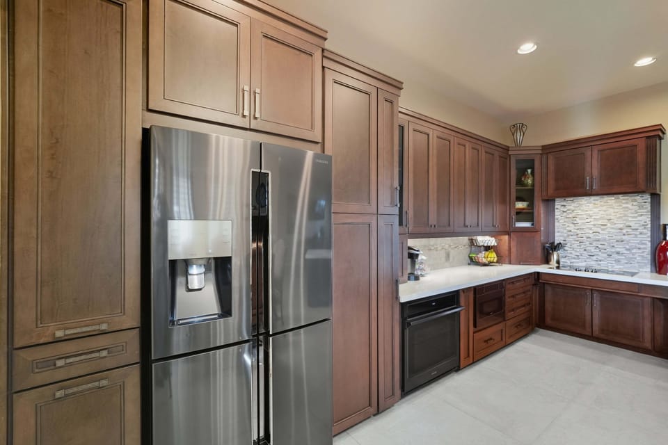 Indoors, Appliance, Refrigerator, Kitchen, Microwave