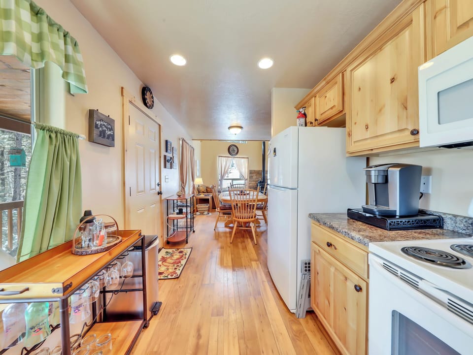Main-level-kitchen