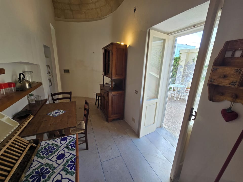 Deluxe Condo | Private kitchen | Cookware/dishes/utensils