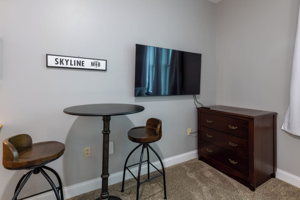 Private studio suite with en suite full bath and two queen beds