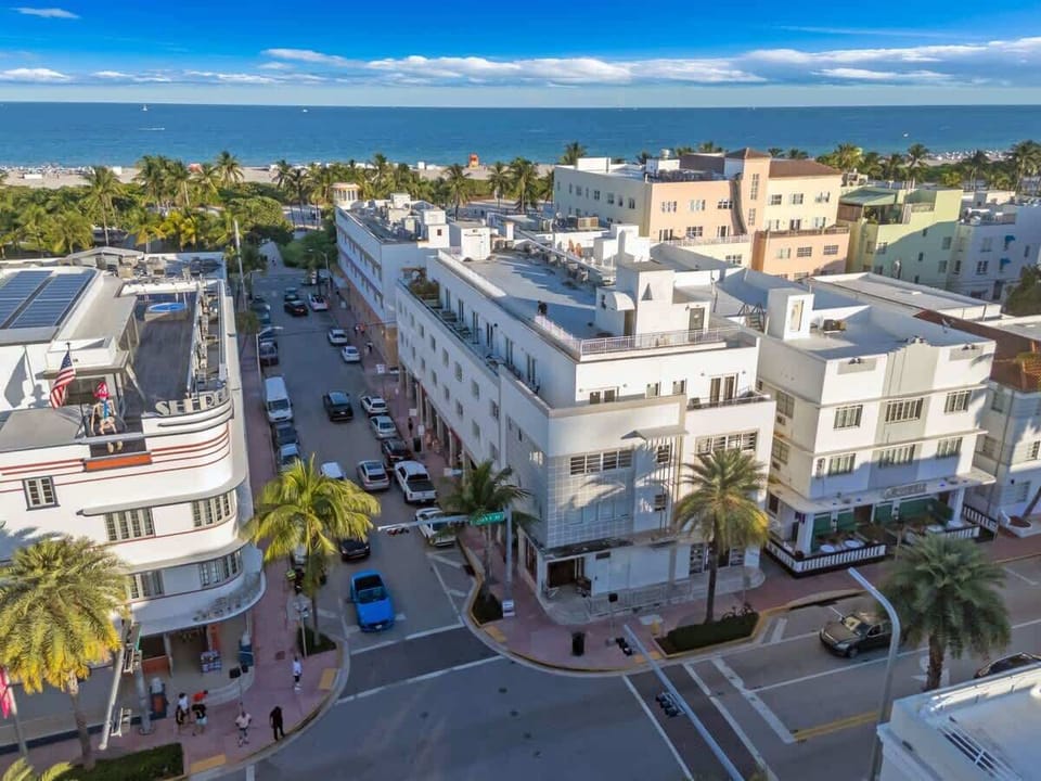 Stay in the heart of this iconic beachside city—walk to the ocean, explore vibrant streets, and soak up tropical charm.