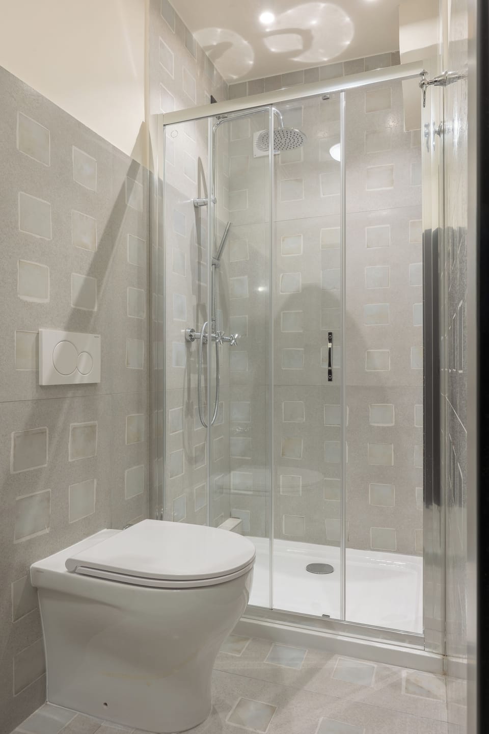 Economy Double Room | Bathroom | Shower, hair dryer, towels, soap