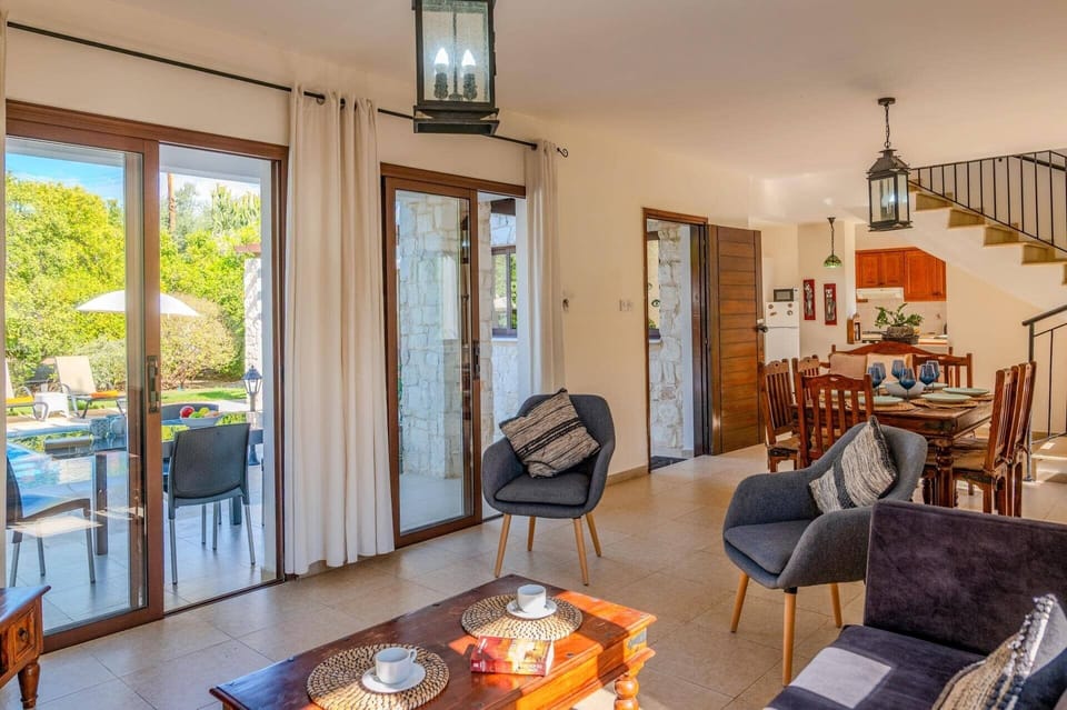 Villa Oliva image