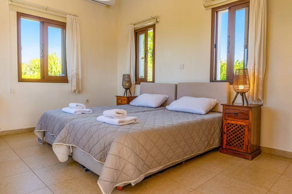 Villa Oliva image