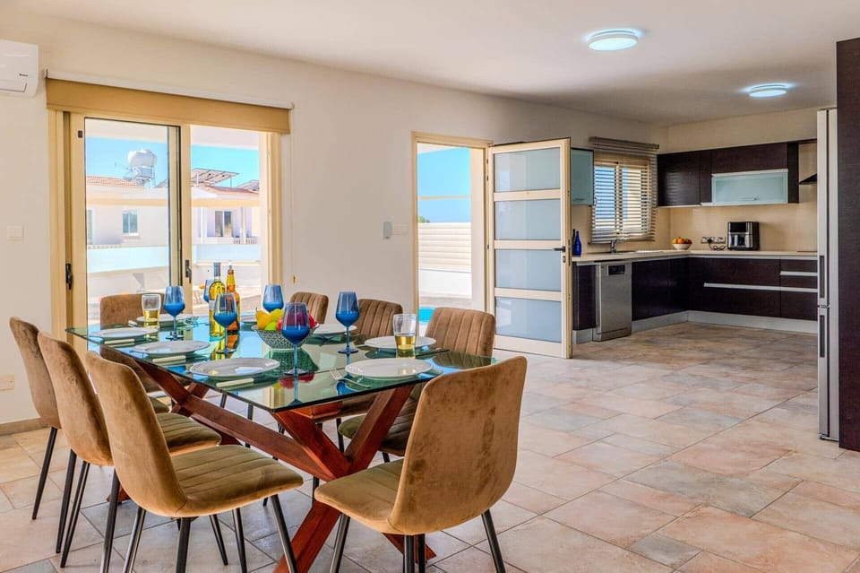 Villa Marilia image